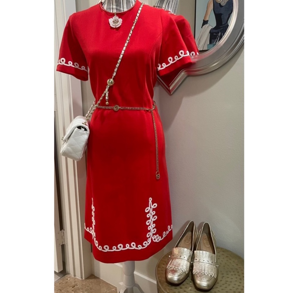 Vintage Red Shift Dress with white Embroidery designs No Tag +\~Size 8/10